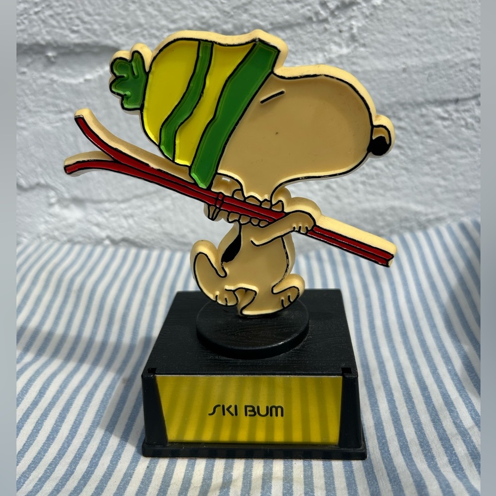 Vintage Aviva Peanuts Snoopy “Ski Bum” Trophy – 1970s Collectible
